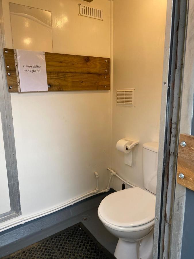 The Shepherd'S Hut - Wild Escapes Wrenbury Off Grid Glamping - Ages 12 And Over Baddiley Ngoại thất bức ảnh