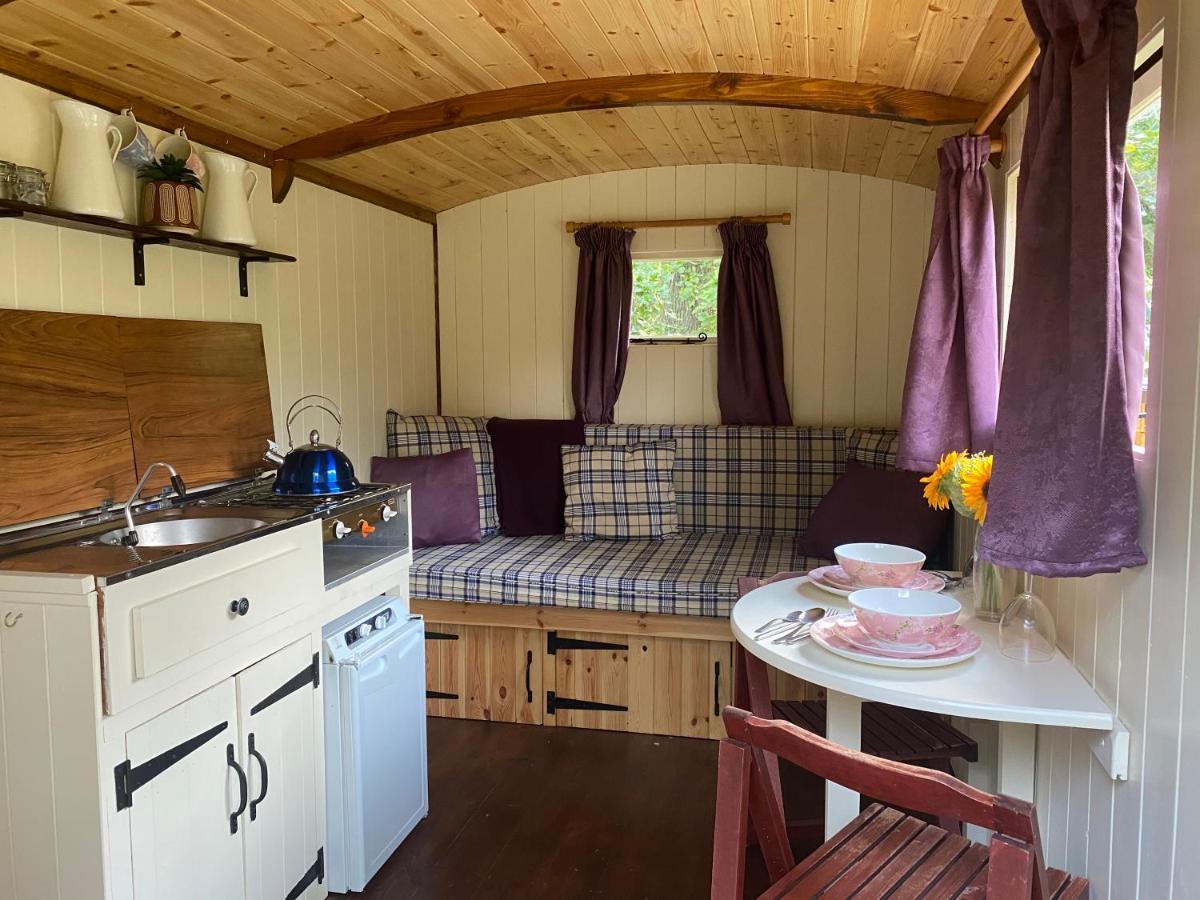 The Shepherd'S Hut - Wild Escapes Wrenbury Off Grid Glamping - Ages 12 And Over Baddiley Ngoại thất bức ảnh