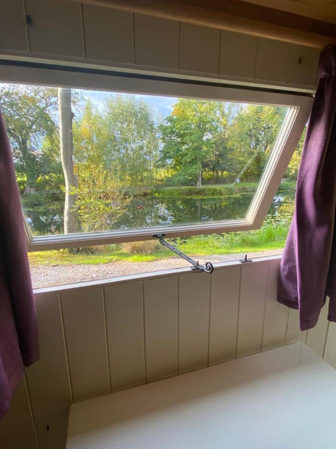 The Shepherd'S Hut - Wild Escapes Wrenbury Off Grid Glamping - Ages 12 And Over Baddiley Ngoại thất bức ảnh